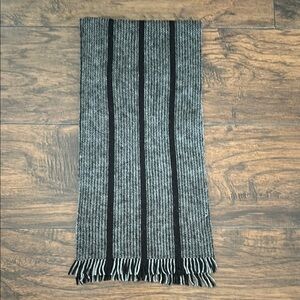 Gap scarf